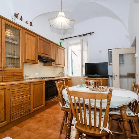 La Casa Di Emma Finalborgo * Finale Ligure
